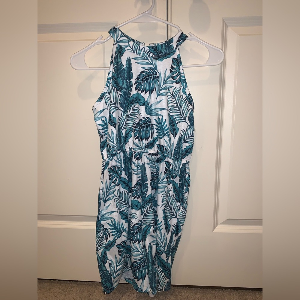 Girls size 7 Romper- white and Green leaf